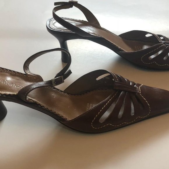 Naturalizer, Brown Women's slingback heels with cut outs, pointed toes, Size 7M - Picture 3 of 11